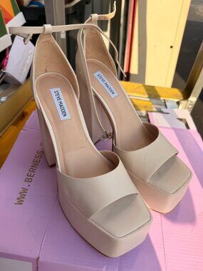 Steve Madden Nude Platform Block Heel Sandals – Tall Heels - Size 9.5